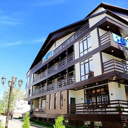 Отель У Рыбака Bosteri Exteriér fotografie